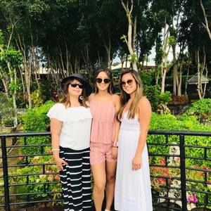 Meet your Posher, Aida